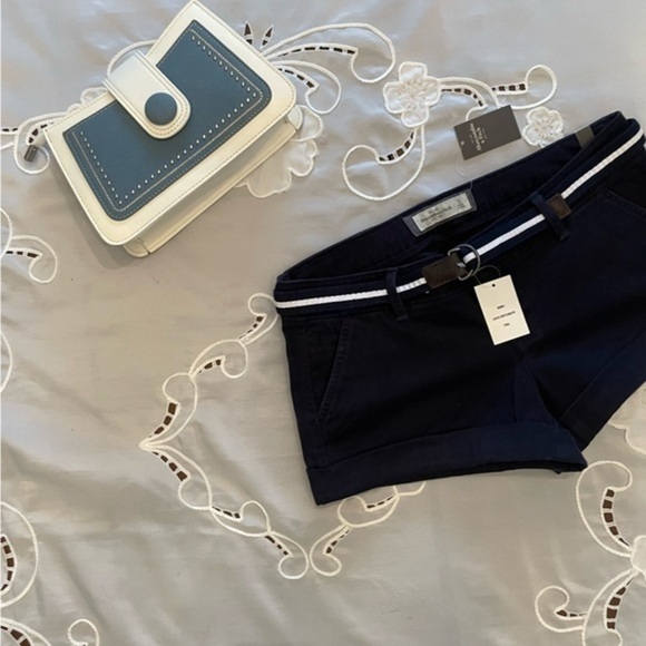 New Abercrombie Navy Khaki Shorts With Belt - Picture 9 of 10